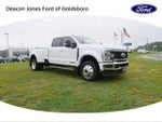 2025 F-450 Super Duty Thumbnail 1