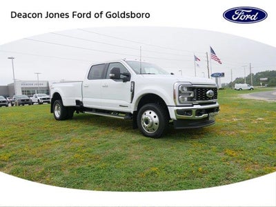 2025 Ford F-450 Super Duty 4X4 Lariat 4DR Crew Cab 8 FT. LB DRW Pickup