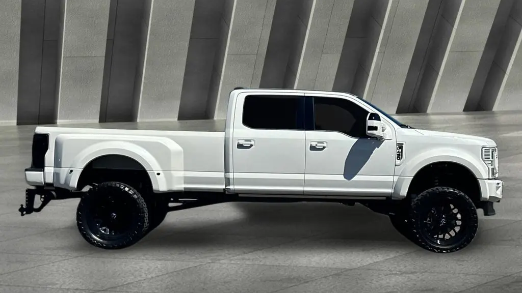 2022 Ford F-450 Super Duty XLT