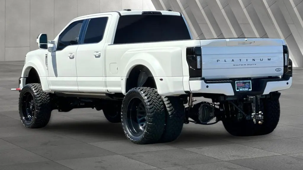 2022 Ford F-450 Super Duty XLT