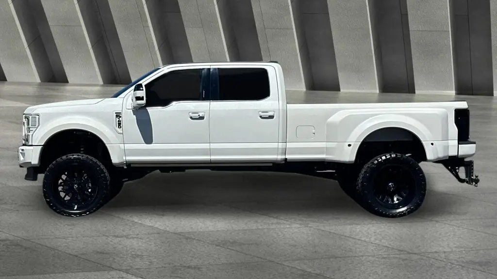 2022 Ford F-450 Super Duty XLT