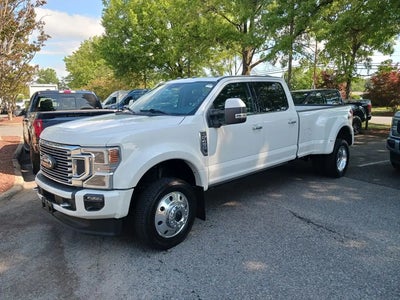 Photo of a 2022 Ford F-450 Super Duty 4X4 Lariat 4DR Crew Cab 8 FT. LB DRW Pickup for sale