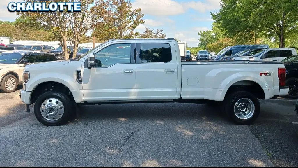 2022 Ford F-450 Super Duty Lariat