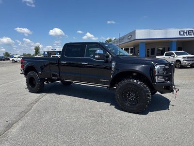 2025 Ford F-450 Super Duty 4X4 Lariat 4DR Crew Cab 8 FT. LB DRW Pickup