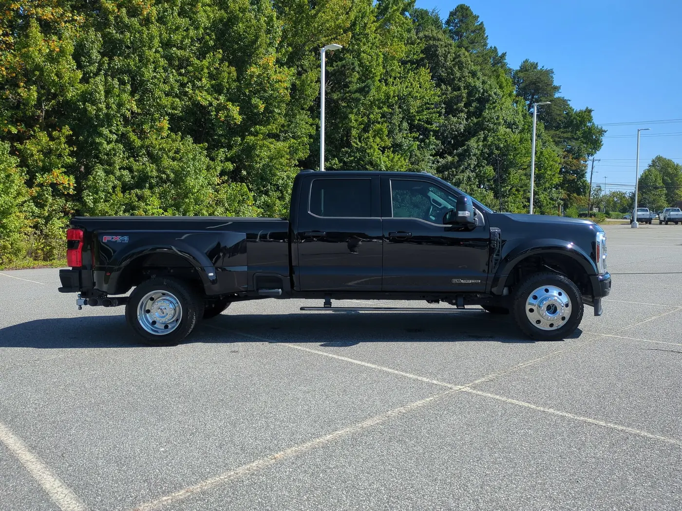 2025 Ford F-450 - $92,900