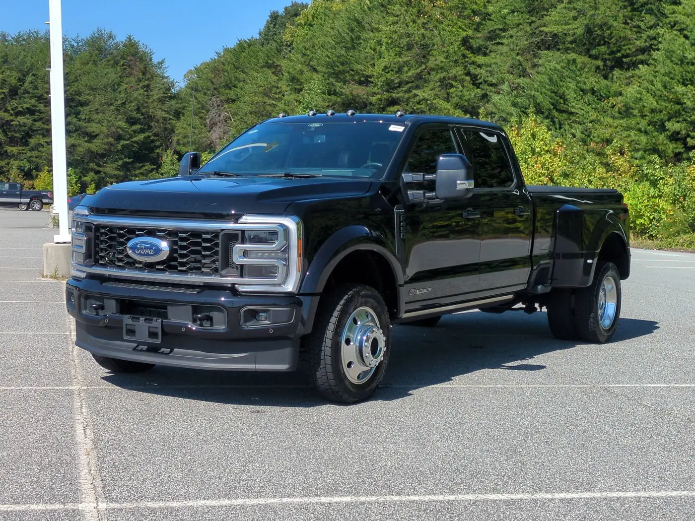 2025 Ford F-450 - $92,900