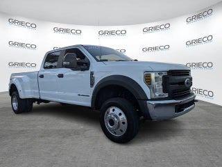 2019 Ford F-450 Super Duty with Oxford White Exterior