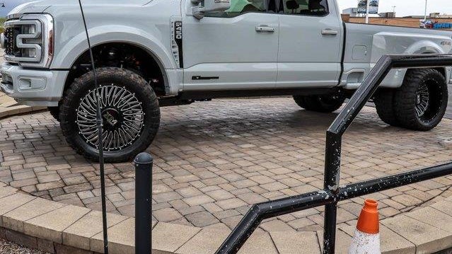 2026 Ford F-450 Super Duty Platinum