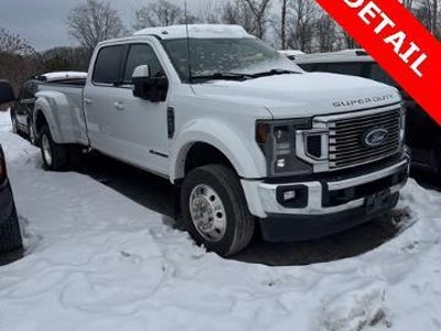 2022 Ford F-450 Super Duty 4X4 Lariat 4DR Crew Cab 8 FT. LB DRW Pickup