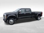 2023 F-450 Super Duty Thumbnail 3
