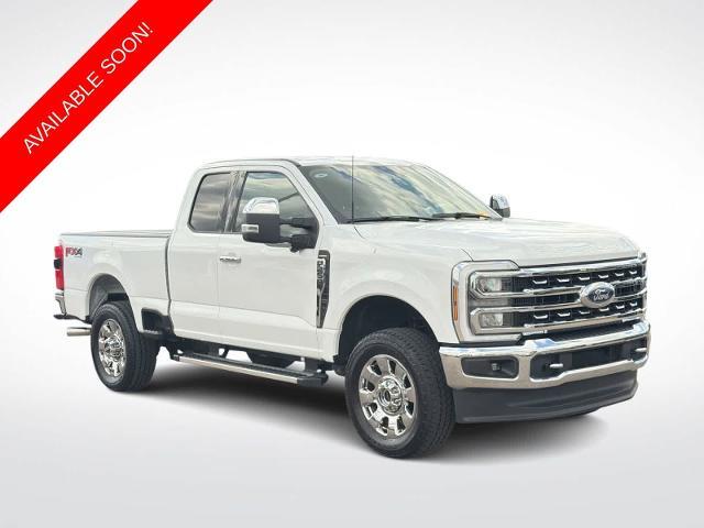 2024 Ford F-250 Super Duty Lariat — photo 1 of 12