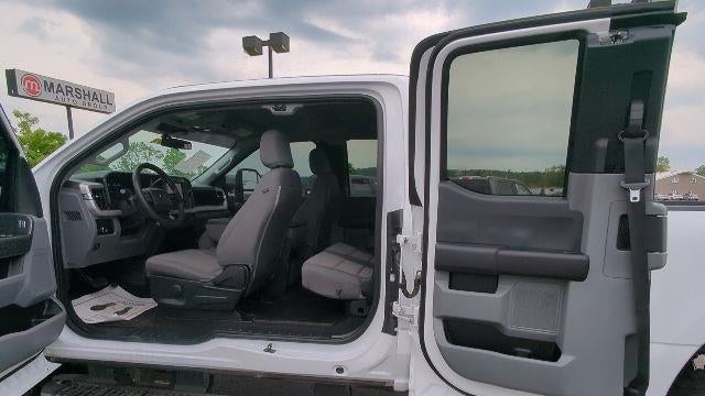 2025 Ford F-350 Super Duty XL