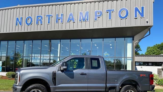 2024 Ford F-350 Super Duty Lariat