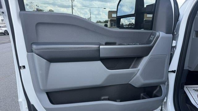 2025 Ford F-350 Super Duty XL