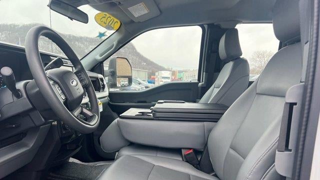2025 Ford F-350 Super Duty XL