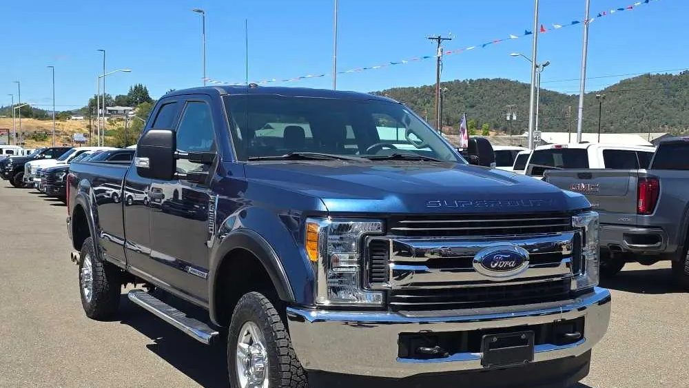 2017 Ford F-350 Super Duty Lariat