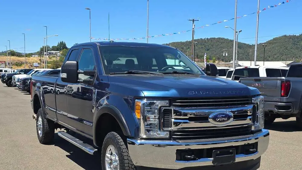 2017 Ford F-350 Super Duty Lariat