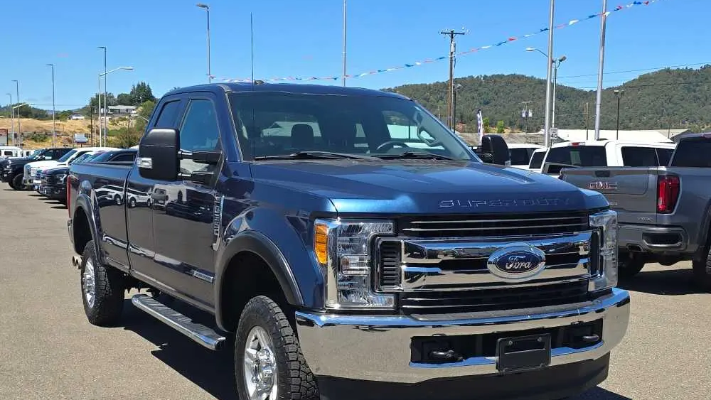2017 Ford F-350 Super Duty Lariat