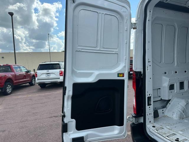 2022 Ford Transit - $21,900