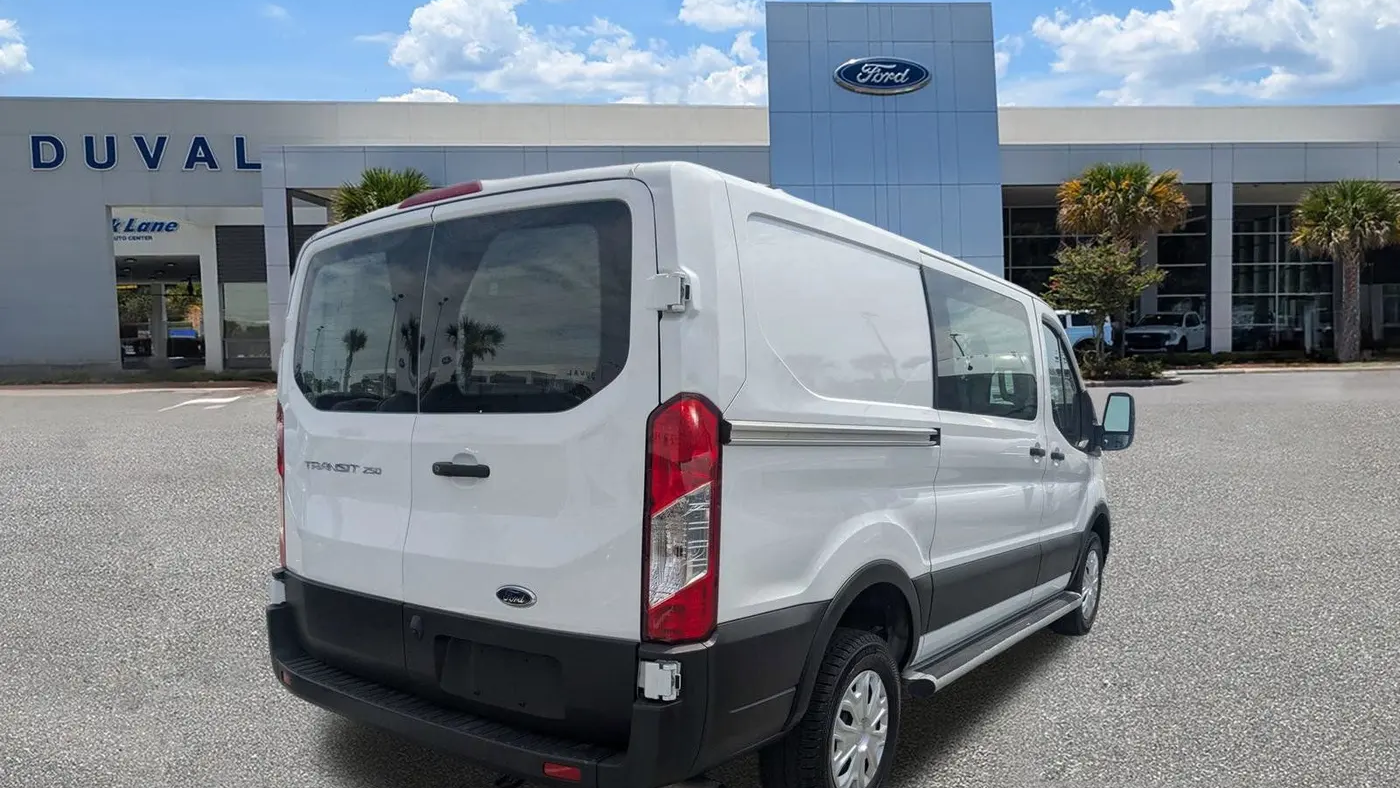 2024 Ford Transit 250