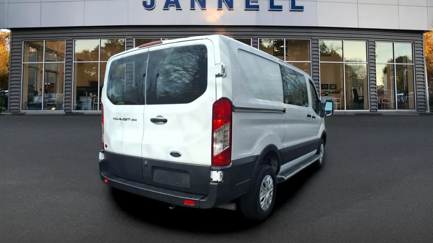 2024 Ford Transit 250