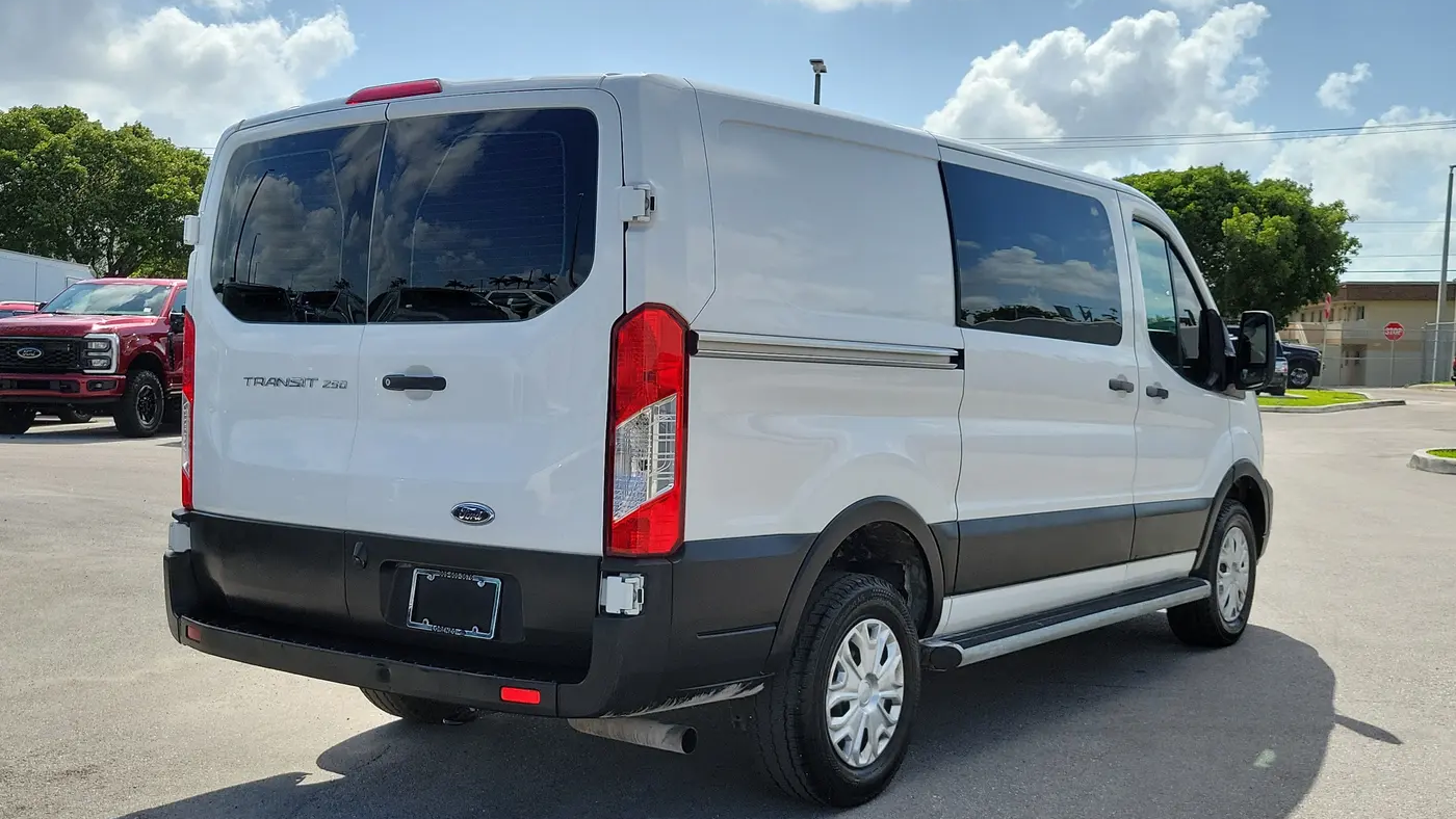 2024 Ford Transit 250