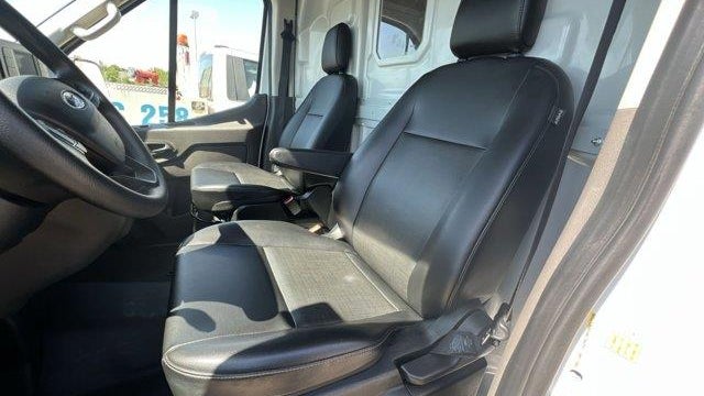 2025 Ford Transit 250