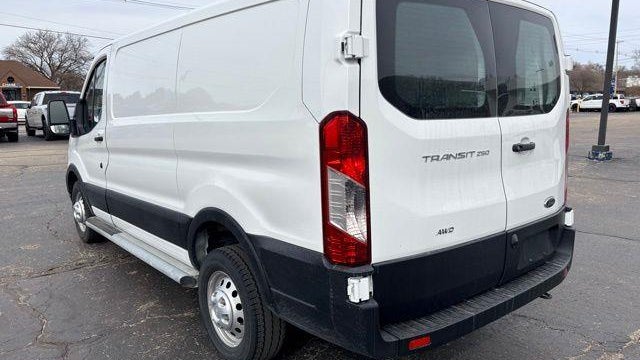 2024 Ford Transit 250