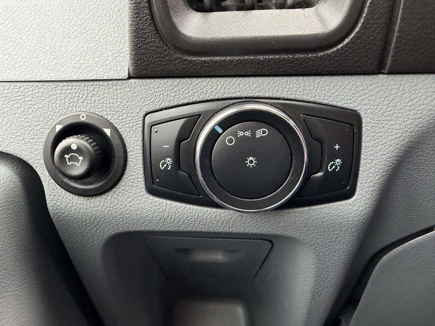2016 Ford Transit - $14,955