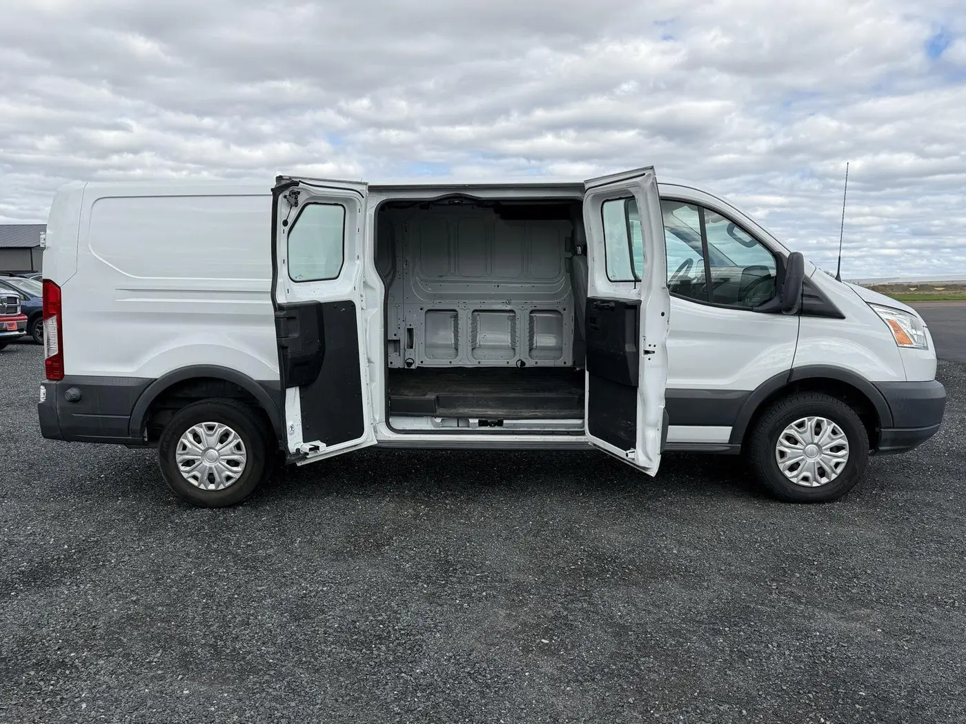 2016 Ford Transit - $14,955