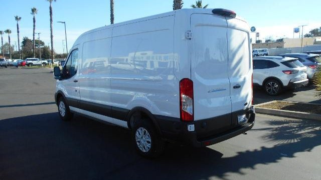2022 Ford E-Transit 350