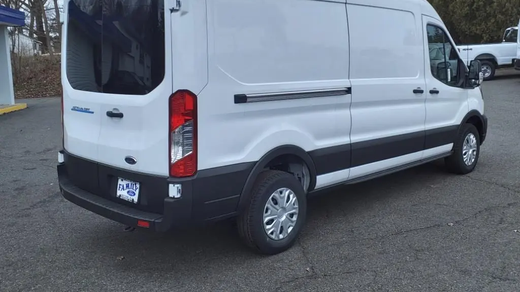 2023 Ford E-Transit 350
