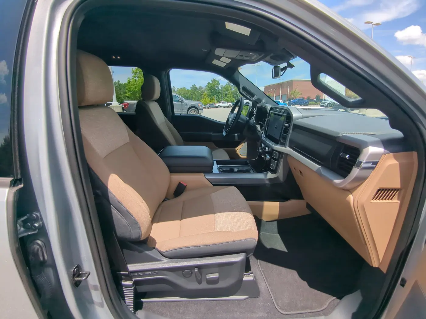 2023 Ford F-150 - $40,895