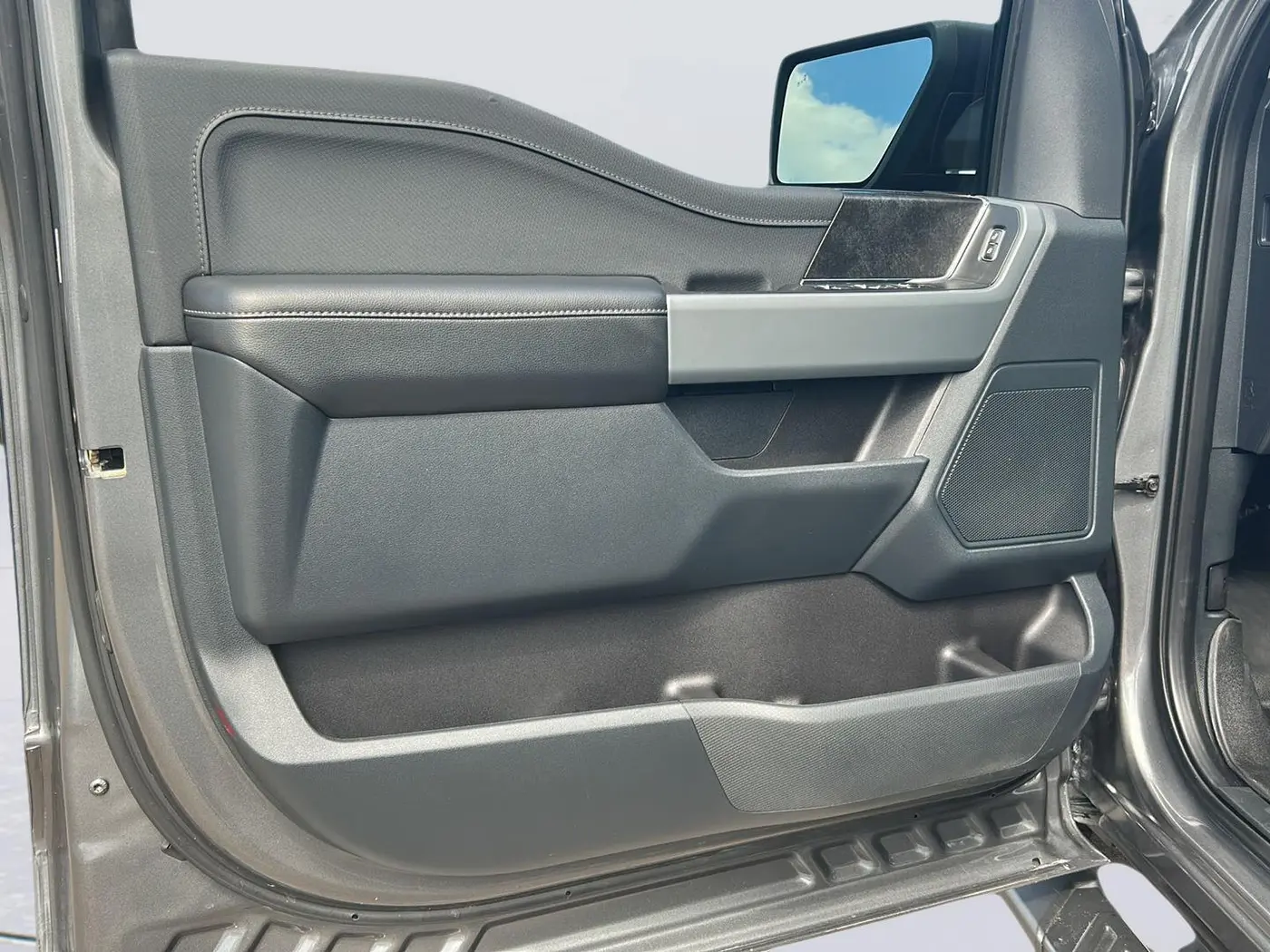 2023 Ford F-150 - $36,425