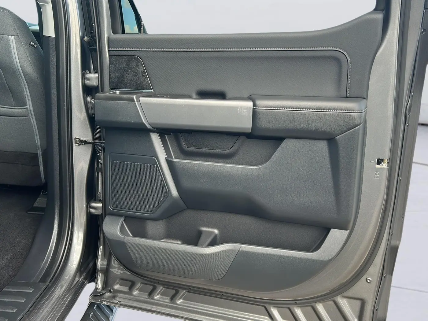 2023 Ford F-150 - $36,425