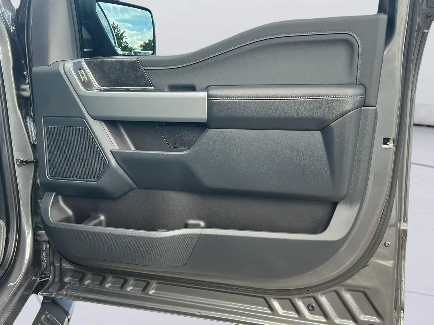 2023 Ford F-150 - $36,425