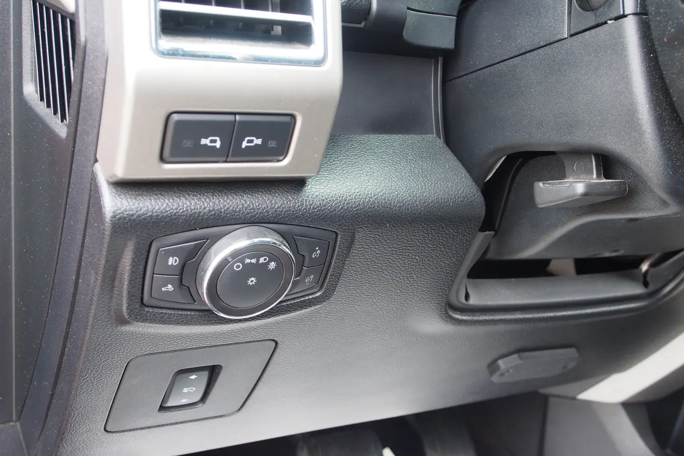2016 Ford F-150 - $31,307