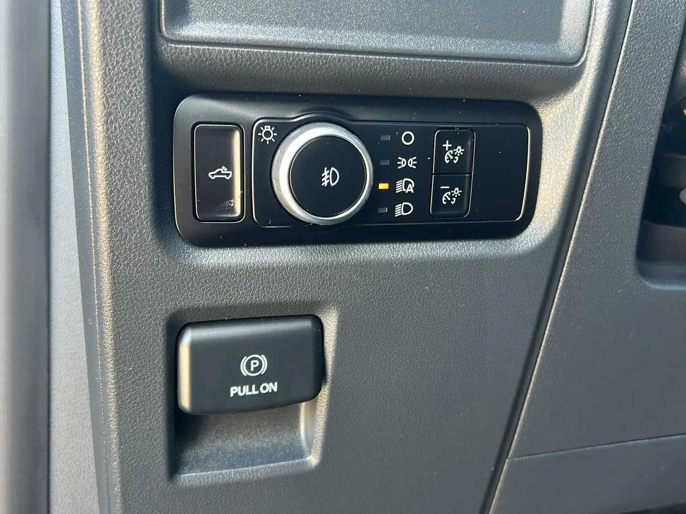 2023 Ford F-150 - $30,925