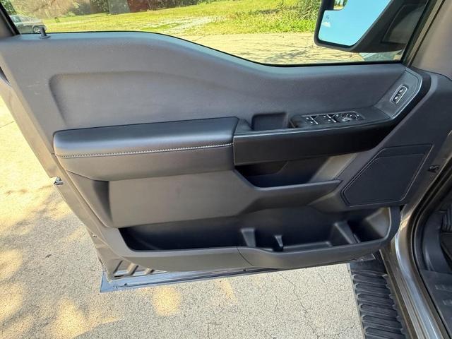 2022 Ford F-150 - $28,365