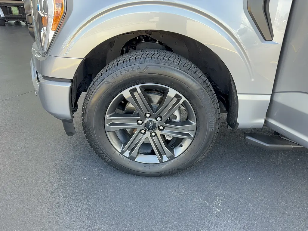 2023 Ford F-150 - $43,995