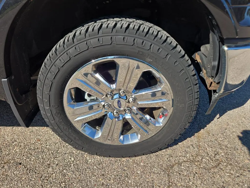 2020 Ford F-150 - $31,995