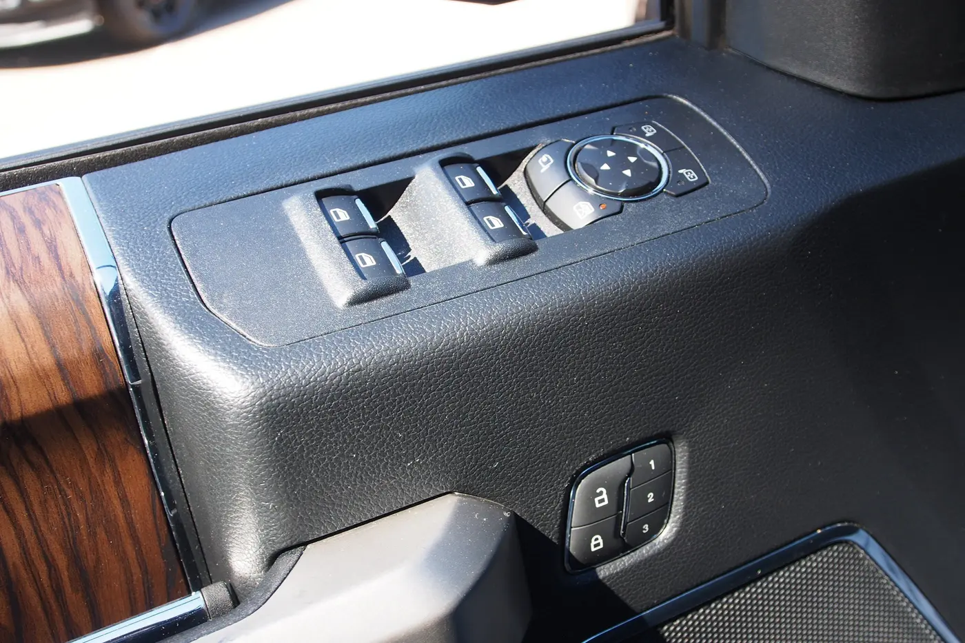 2020 Ford F-150 - $27,860