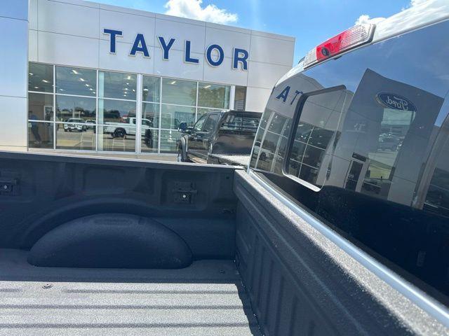 2022 Ford F-150 - $36,900