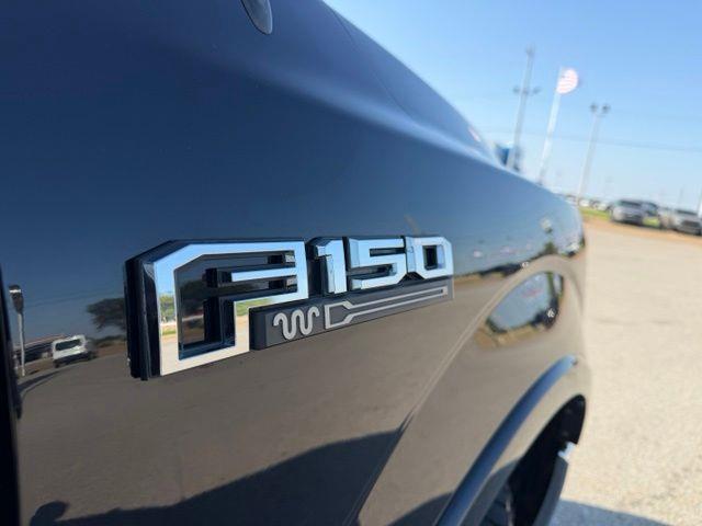 2017 Ford F-150 - $27,900