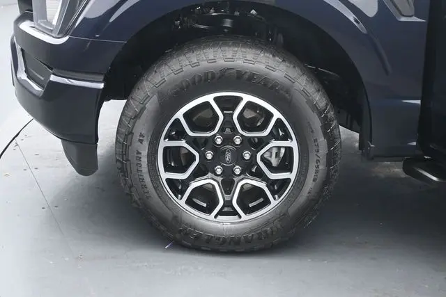 2023 Ford F-150 - $37,750