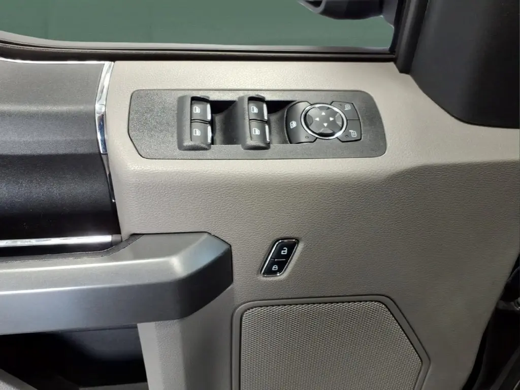 2017 Ford F-150 - $15,995