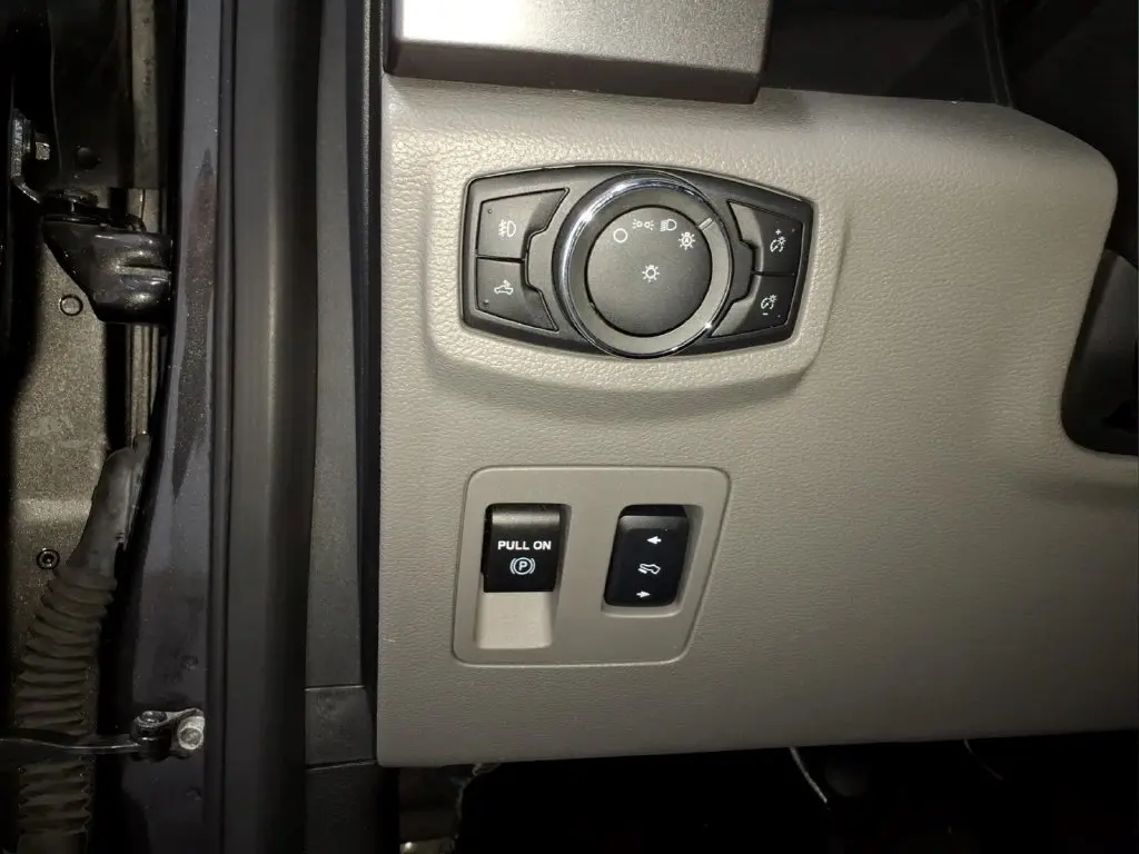 2017 Ford F-150 - $15,995