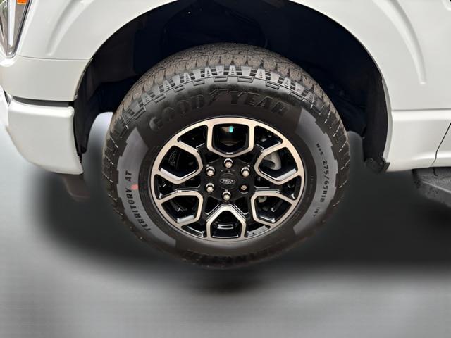 2023 Ford F-150 - $43,995