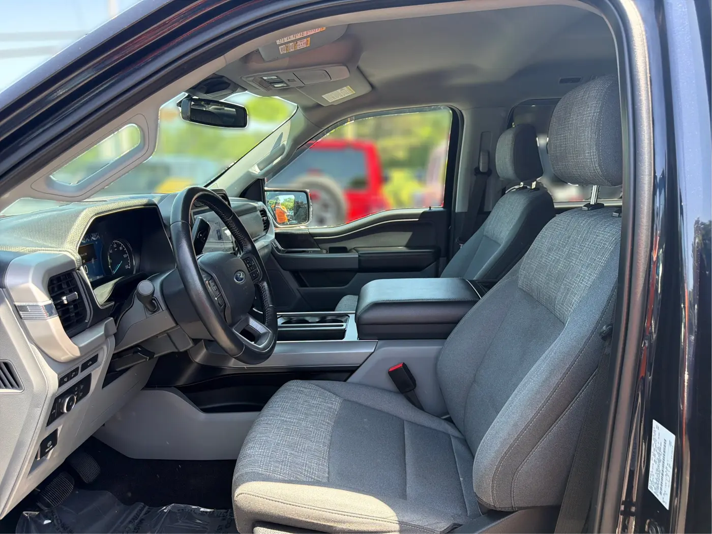2022 Ford F-150 - $42,775