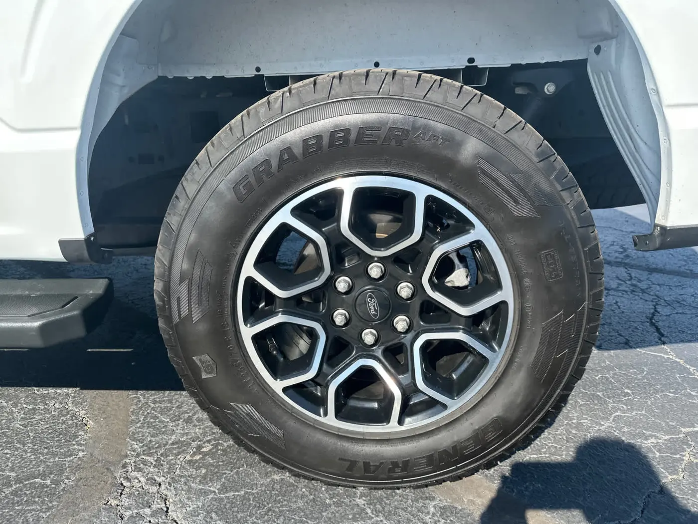 2023 Ford F-150 - $37,990